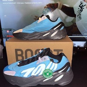 Yeezy 700 MNVN
